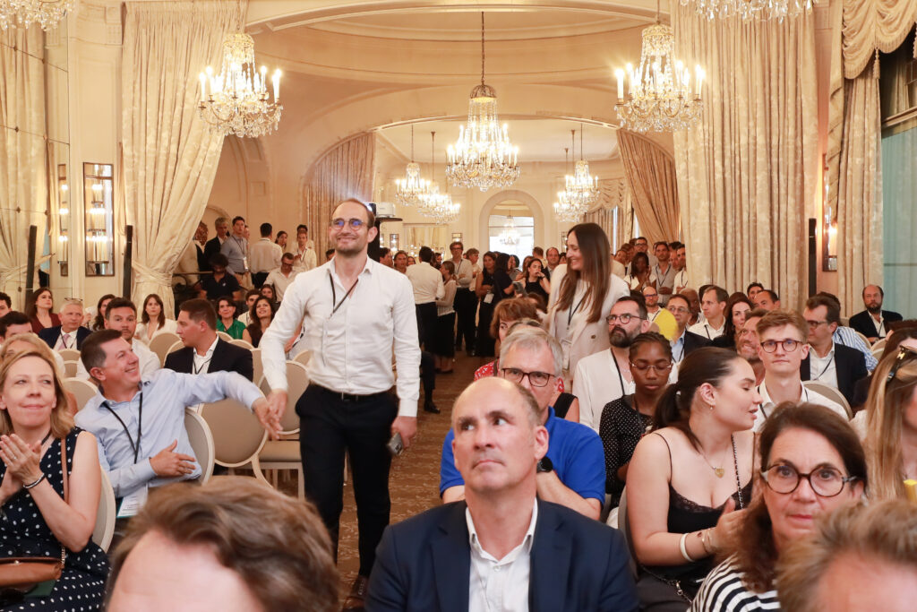 Remise du trophée du Meilleur Conseiller en Gestion de Patrimoine 2026 Occur à Zeus Invest